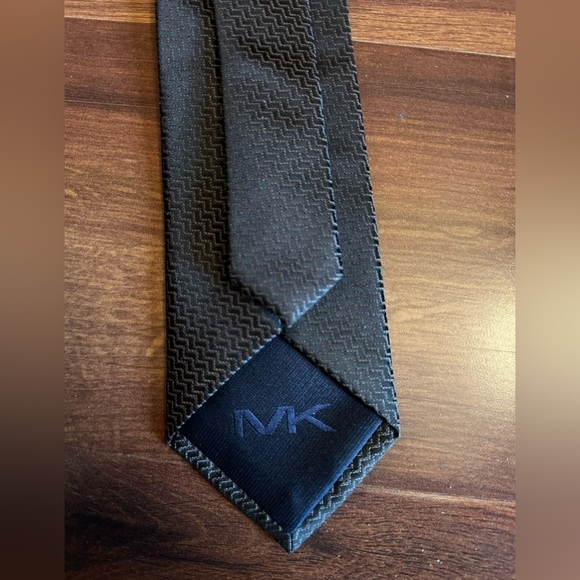 🍁SALE🍁MICHAEL KORS Black Necktie - Picture 8 of 10